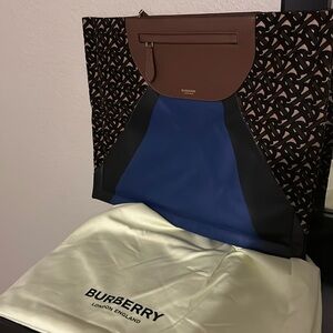 New authentic Burberry large clutch bag